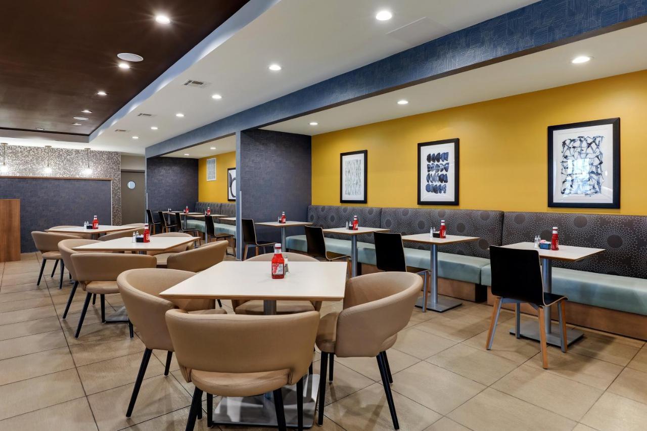 Holiday Inn Mobile Airport By Ihg Exterior foto